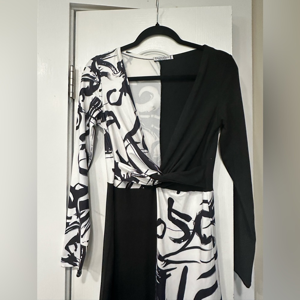 Stylish Black and White Jumpsuit - Picture 6 of 6